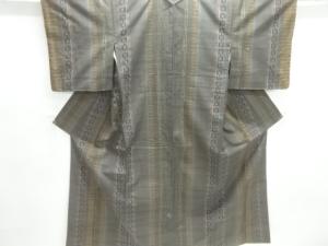 未使用品　仕立て上がり　変わり縞織り出し手織り紬着物